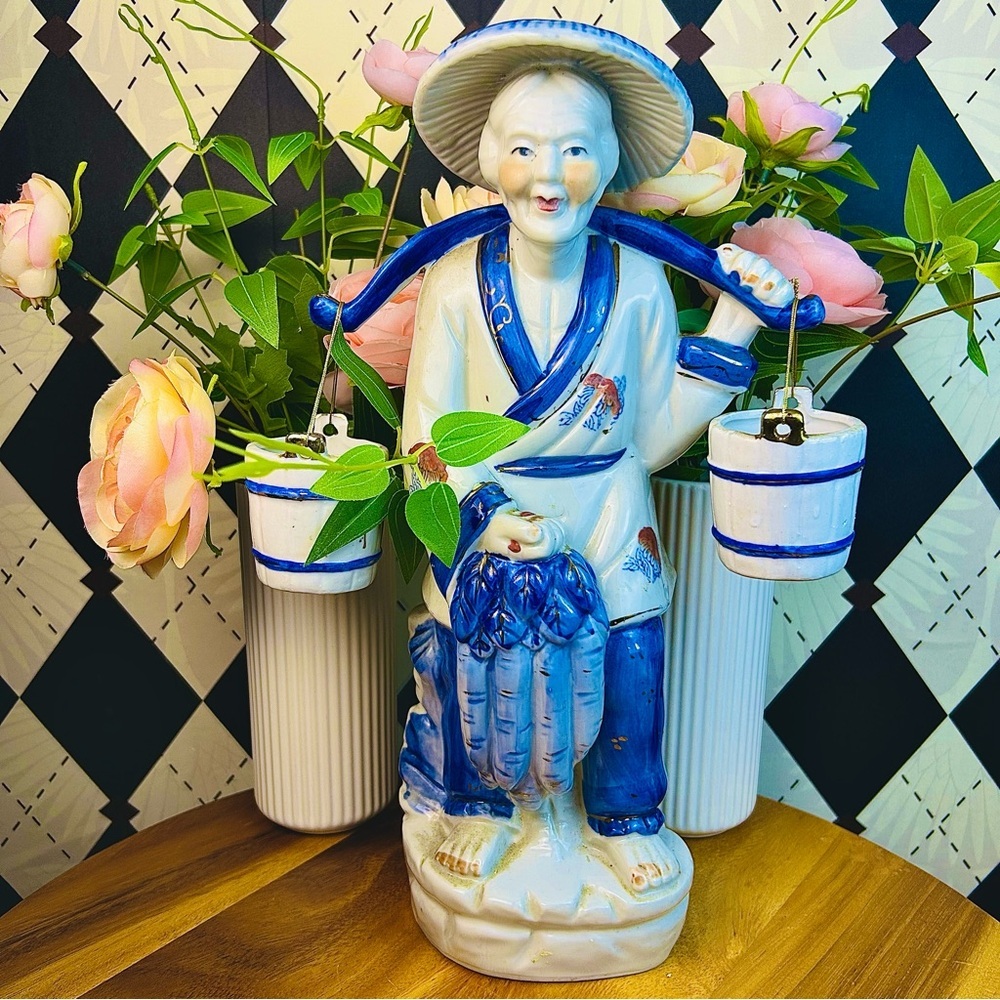 Vintage 14” Large Blue & White Chinoiserie Woman Figurine w/‎ Removable Buckets